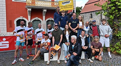 Auf dem Foto sind die Läuferinnen und Läufer des Gewinnerortsteils Dannheim zu sehen. 