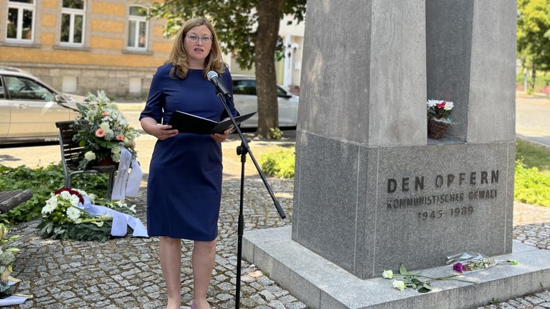 Auf dem Bild ist Diana Machhalett, 1. Beigeordnete der Stadt Arnstadt zu sehen. Auf dem Bild ist Diana Machhalett, 1. Beigeordnete der Stadt Arnstadt zu sehen.